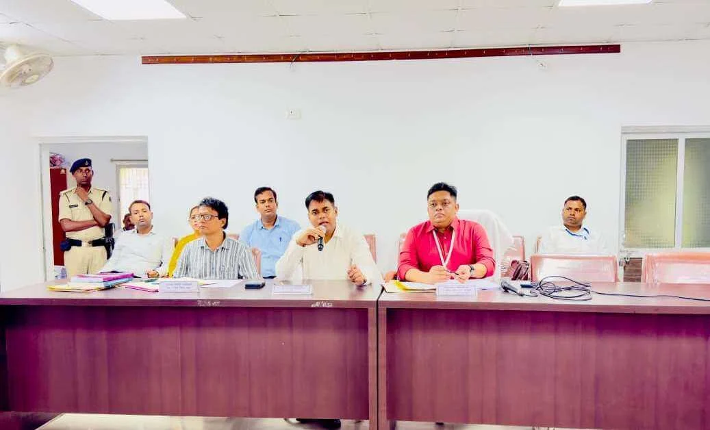 तेघड़ा विधानसभा में निर्वाचन तैयारियों की समीक्षा बैठक संपन्न 2