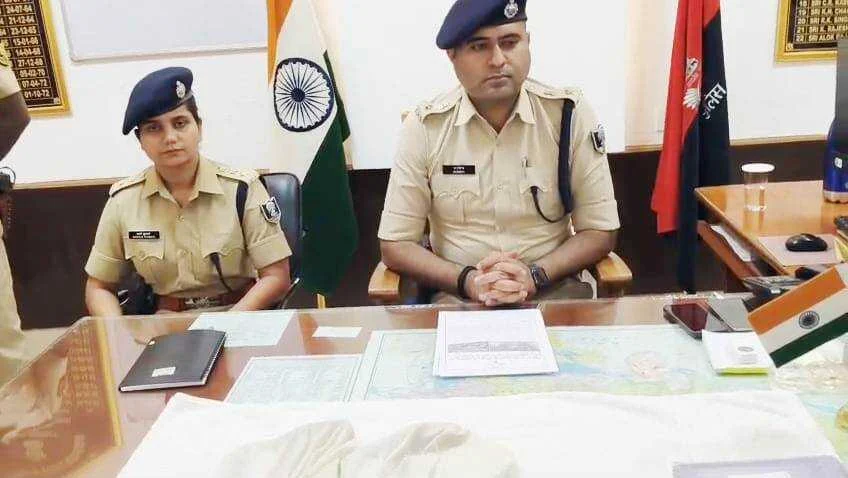 बेगूसराय पुलिस को मिली बड़ी सफलता, साहेबपुर कमाल थाना क्षेत्र के दियारा इलाके में पुलिस ने मिनी गन फैक्ट्री का किया भंडाफोड़ 1