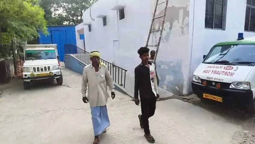 बेगूसराय में एक बार फिर गूंजा अपराध का तांडव, धारदार हथियार से युवक की निर्मम हत्या, इलाके में दहशत का माहौल 1