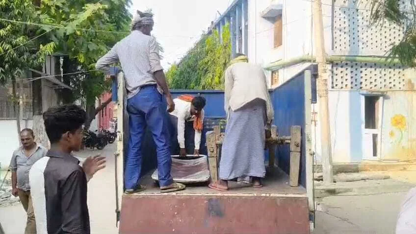 बेगूसराय में एक बार फिर गूंजा अपराध का तांडव, धारदार हथियार से युवक की निर्मम हत्या, इलाके में दहशत का माहौल 2