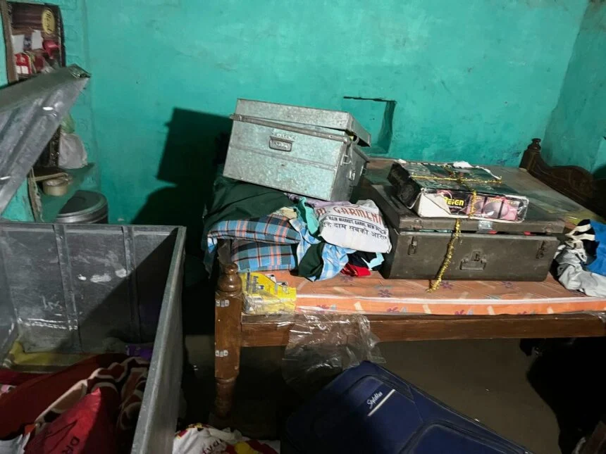 बछवाड़ा में अज्ञात चोरो ने घर का ताला तोड़कर करीब तीन लाख रूपये का जेवरात समेत नगद लेकर हुआ फरार 1