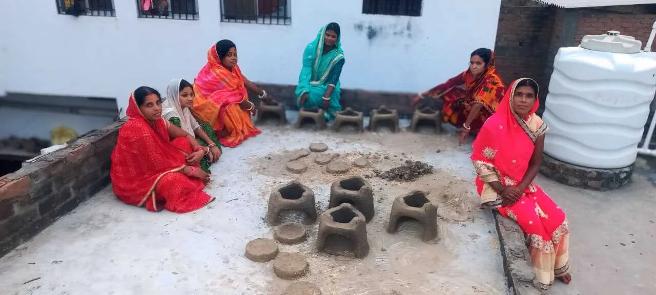 नहाय खाय के साथ चार दिवसीय महापर्व छठ शुरू, वर्ती चूल्हे के निर्माण में जुटी 3