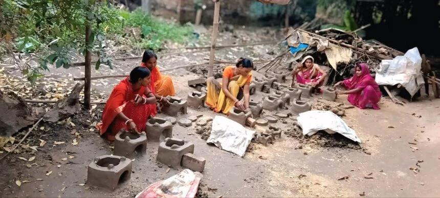 नहाय खाय के साथ चार दिवसीय महापर्व छठ शुरू, वर्ती चूल्हे के निर्माण में जुटी 1