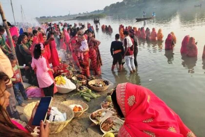 सूर्य की उपासना के साथ-साथ सामाजिक समरसता और पारिवारिक एकता का भी प्रतीक है छठ पर्व 10