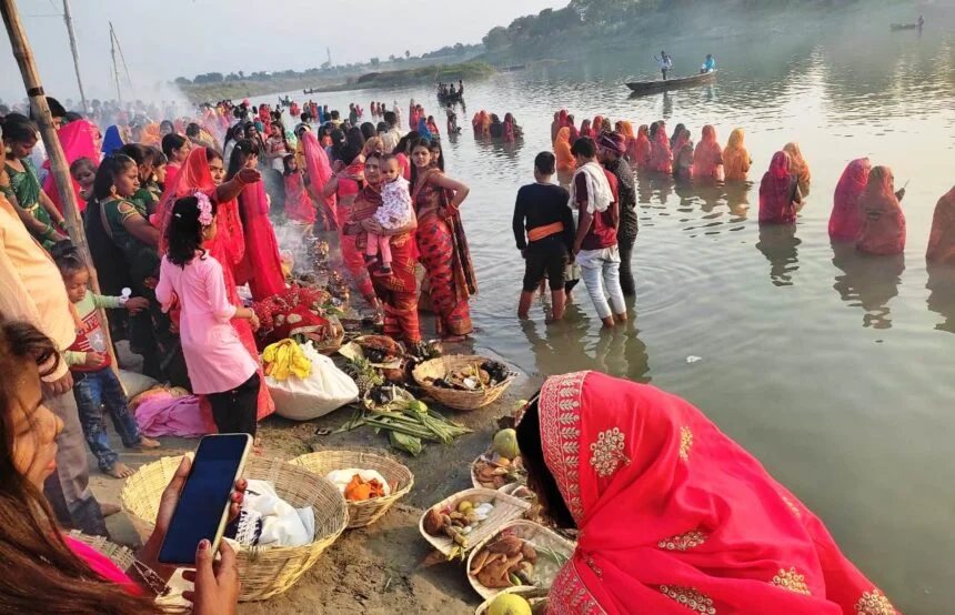 सूर्य की उपासना के साथ-साथ सामाजिक समरसता और पारिवारिक एकता का भी प्रतीक है छठ पर्व 1