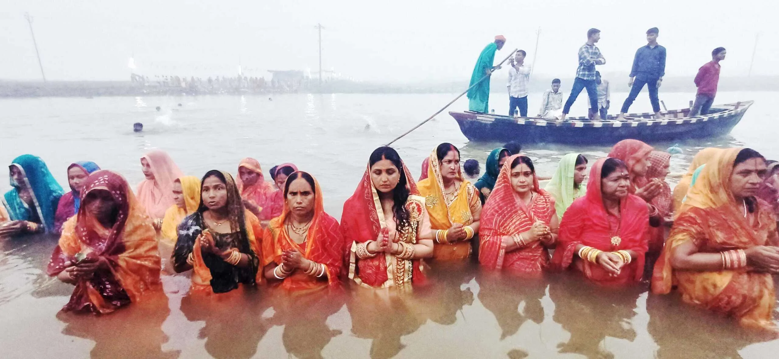 बछवाड़ा प्रखंड में उगते सूर्य को अर्घ्य के साथ ही चार दिवसीय छठ महापर्व संपन्न 4