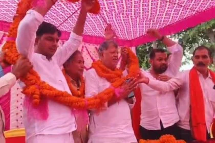 नालंदा: राजपूत समाज की नाराजगी हुई खत्म. डुमरी गांव में हुई अहम बैठक के बाद राजपूत समाज ने मुख्यमंत्री नीतीश कुमार और एनडीए प्रत्याशी प्रेम मुखिया के समर्थन का किया ऐलान 21