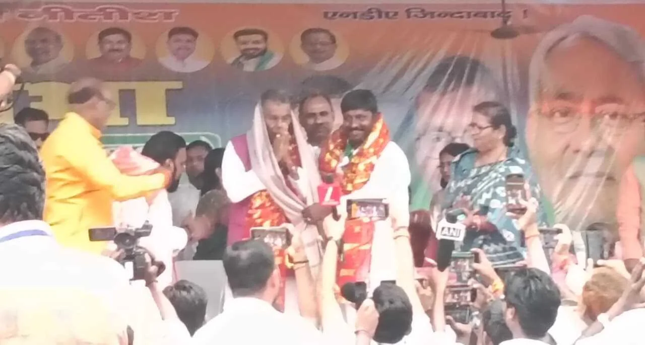 एनडीए प्रत्याशी बबलू मंडल के समर्थन में खगड़िया पहुंचे उपमुख्यमंत्री सम्राट चौधरी, कहा — “नीतीश कुमार के नेतृत्व में बिहार विकास की राह पर” 2