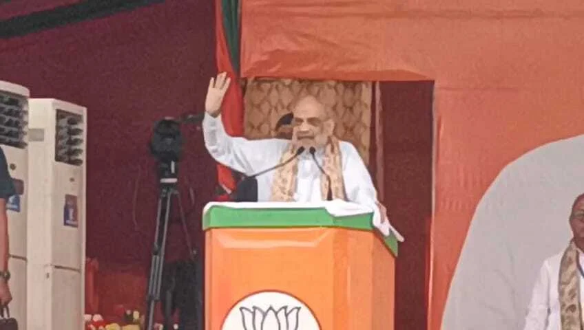 समस्तीपुर: रोसड़ा में गरजे अमित शाह — “लालू-राबड़ी ने बिहार को दिए सिर्फ घोटाले”, एनडीए के ‘पांच पांडवों’ से दिलाई विकास की गारंटी 1