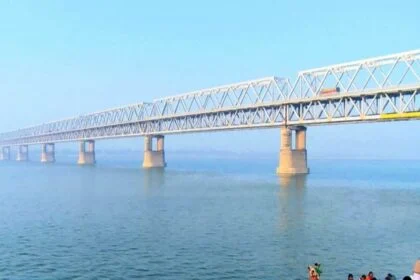 सिमरिया धाम सौंदर्यीकरण के बाद भी अव्यवस्था: घाट व रैंप बने पार्किंग ज़ोन, श्रद्धालु परेशान 20