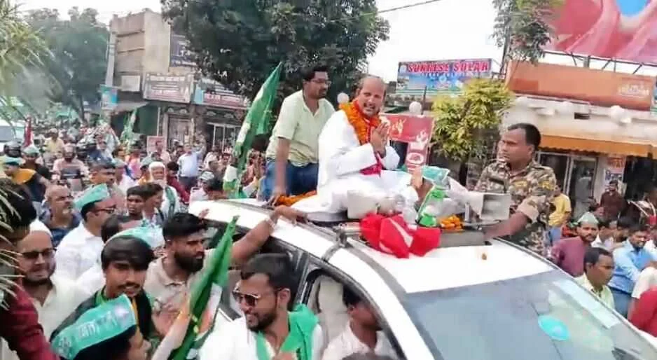 वीआईपी सुप्रीमो मुकेश साहनी ने भाजपा पर कसा तंज, कहा- राहुल गांधी मछुआरे के बेटे के साथ खड़े हुए तो भाजपा के पेट में दर्द क्यों ? 1