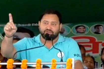 नालंदा-रात के अंधेरे में हमारे प्रत्याशी को हराया गया,इस बार बूथ की रक्षा खुद करें”हिलसा में गरजे तेजस्वी यादव 10