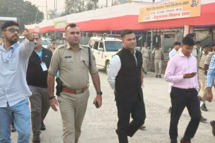 बेगूसराय डीएम और एसपी ने मतगणना स्थल का किया निरीक्षण, सुरक्षा और व्यवस्थाओं का लिया जायजा 6