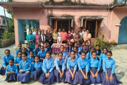 बाल दिवस पर मेहदौली मध्य विद्यालय में चाचा नेहरू को श्रद्धांजलि, बच्चों ने सांस्कृतिक कार्यक्रमों से मोहा मन 4