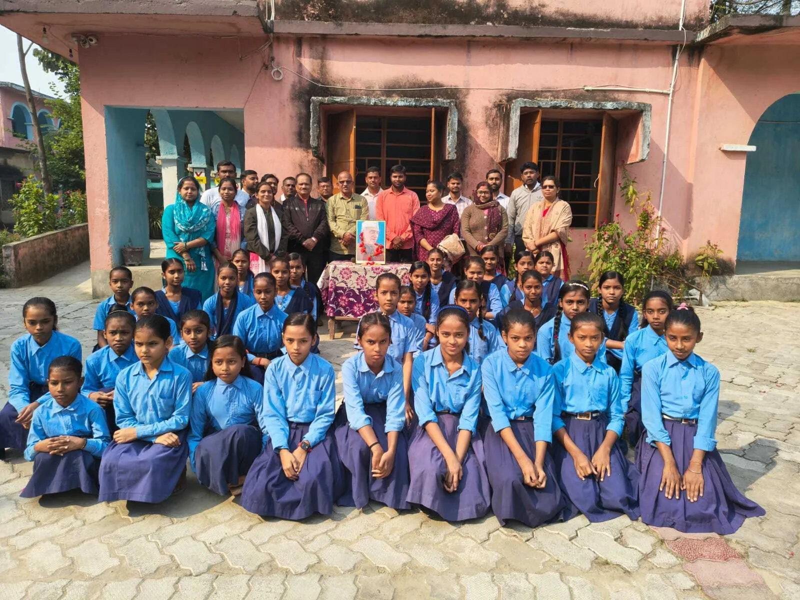 बाल दिवस पर मेहदौली मध्य विद्यालय में चाचा नेहरू को श्रद्धांजलि, बच्चों ने सांस्कृतिक कार्यक्रमों से मोहा मन 2