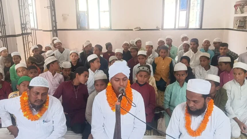 समस्तीपुर: दारुलउलूम तजवीदुलकुरआन में मोहम्मद अबूज़र के हाफ़िज़-ए-कुरान बनने पर विशेष दुआ का आयोजन 1