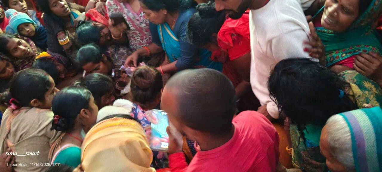 सड़क हादसा में मृतक बस चालक का शव   हरिचक गांव पहुंचते ही परिजनों में मचा कोहराम 2