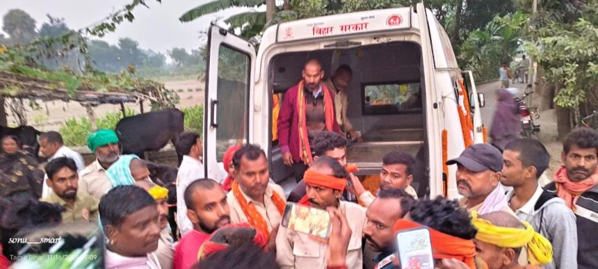 सड़क हादसा में मृतक बस चालक का शव   हरिचक गांव पहुंचते ही परिजनों में मचा कोहराम 1