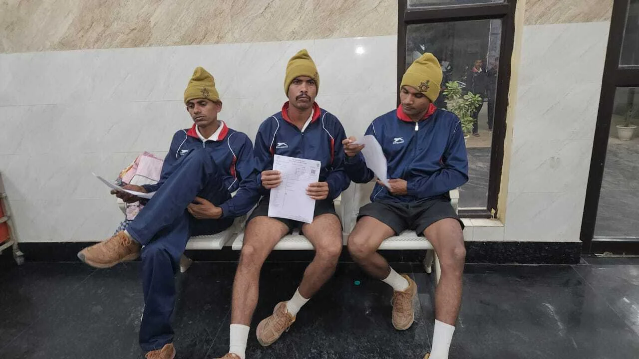 नालंदा: दीपनगर स्टेडियम में ट्रेनिंग के दौरान 20  होमगार्ड जवानों की पिटाई, 5 गंभीर रूप से घायल, 2 की उंगलियां टूटी 2