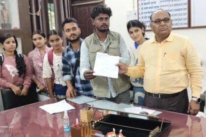 समस्तीपुर: पंजीकरण में देरी, एनएसयूआई ने महिला महाविद्यालय, समस्तीपुर में प्रिंसिपल को दिया ज्ञापन, 'छात्राओं का भविष्य बर्बाद नहीं होने देंगे' 4