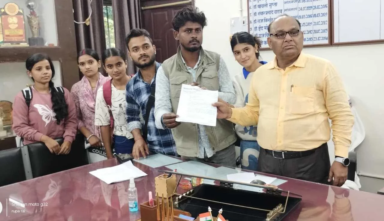 समस्तीपुर: पंजीकरण में देरी, एनएसयूआई ने महिला महाविद्यालय, समस्तीपुर में प्रिंसिपल को दिया ज्ञापन, 'छात्राओं का भविष्य बर्बाद नहीं होने देंगे' 3