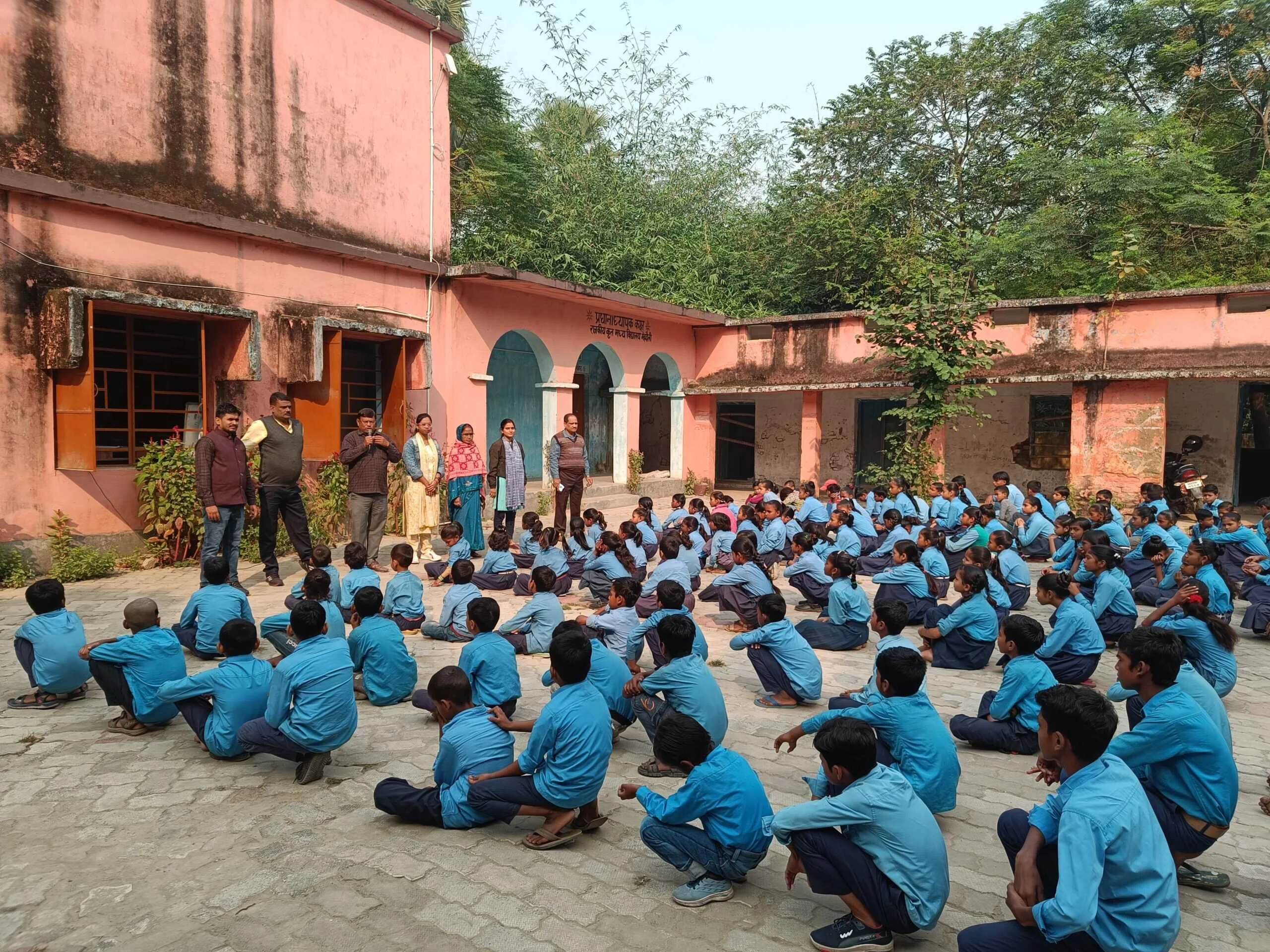 भगवानपुर में मुख्यमंत्री विद्यालय सुरक्षा कार्यक्रम के तहत बच्चों को दी गई शीतलहर से बचाव की जानकारी 2