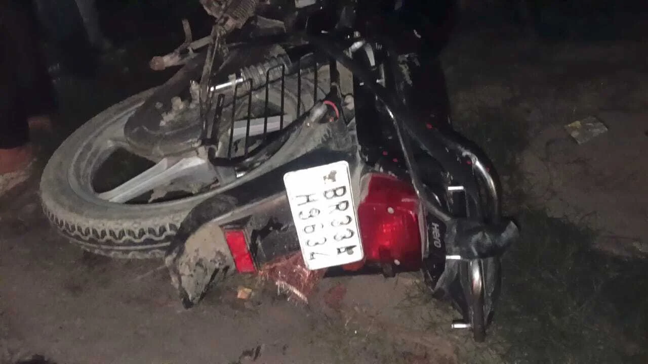 समस्तीपुर: ​वारिसनगर में पुलिस-ग्रामीणों में हिंसक झड़प, इंस्पेक्टर घायल, पुलिस जीप तोड़ी, हथियार भी गायब 3