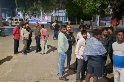 नालंदा: मॉडल अस्पताल मे तैनात वार्ड गर्ल के ऊपर अज्ञात लोगो ने किया एसिड अटैक, बाल बाल बची वार्ड गर्ल, पूलिस मौके पर पहुंची 2