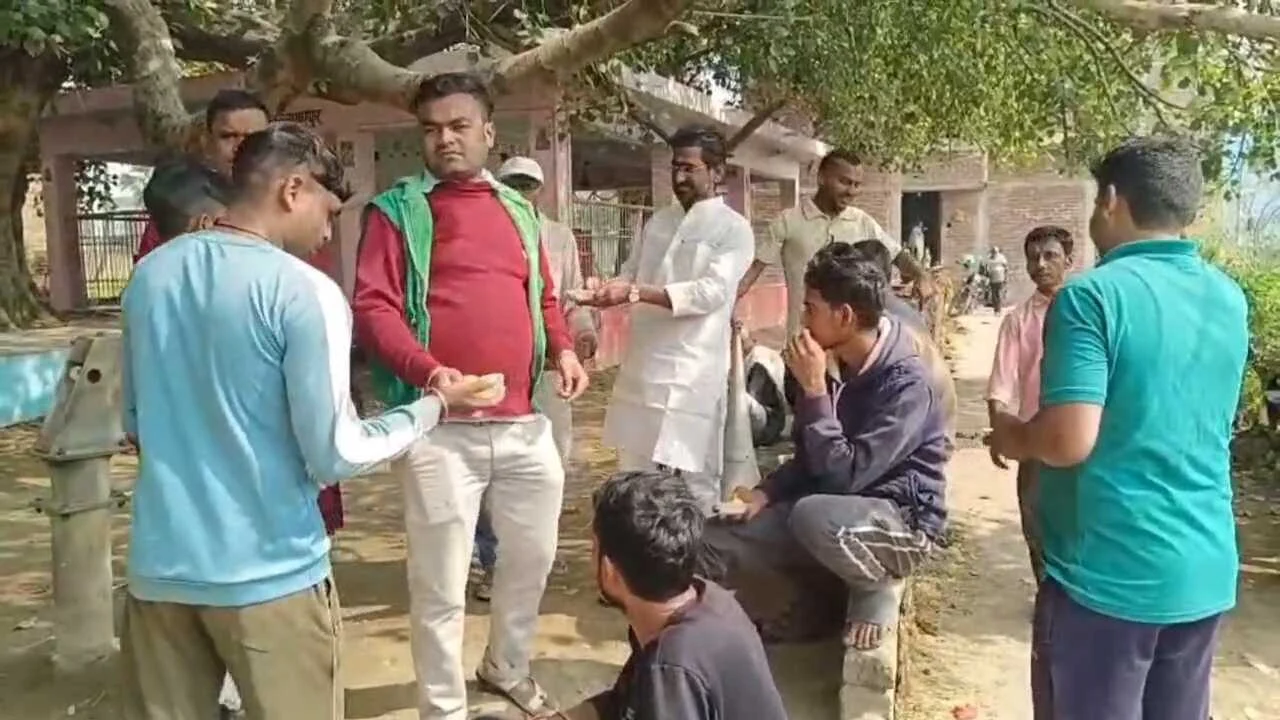 नालंदा: कल्याणपुर देवी स्थान में विधायक डॉ. सुनील कुमार के मंत्री बनने की कामना को लेकर विशेष पूजा-अर्चना, कल्याणपुर देवी स्थान में एक मन लड्डू का भोग 2