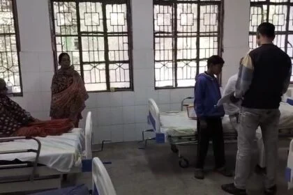 कैमुर: भभुआ सदर अस्पताल में बड़ा हंगामा, भर्ती मरीजों को समय पर नहीं मिला नाश्ता-खाना; अपर मुख्य चिकित्सा पदाधिकारी ने जीविका पर कार्रवाई का दिया आदेश 8