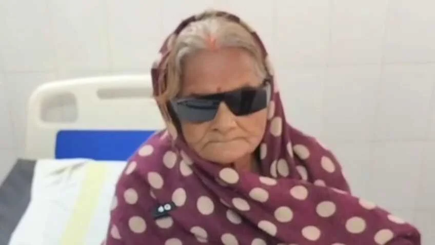 कैमुर: भभुआ सदर अस्पताल में बड़ा हंगामा, भर्ती मरीजों को समय पर नहीं मिला नाश्ता-खाना; अपर मुख्य चिकित्सा पदाधिकारी ने जीविका पर कार्रवाई का दिया आदेश 3