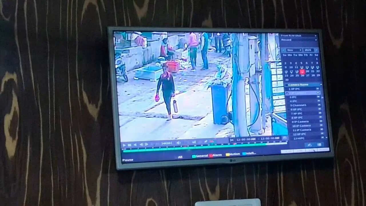 कैमुर: मोहनिया में लापता स्कूली छात्र कुछ ही घंटों में बरामद, अपहरण की आशंका के बीच पुलिस ने CCTV फुटेज से रिश्तेदार के घर से खोज निकाला 4