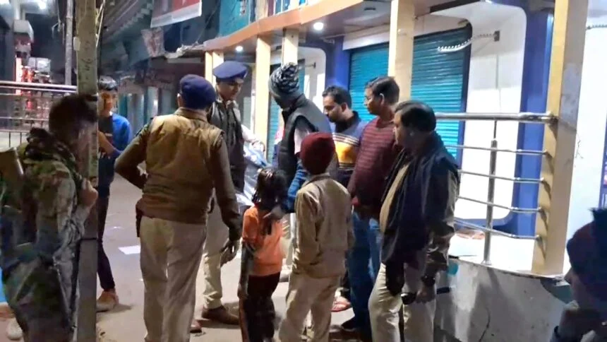 कैमुर: मोहनिया में लापता स्कूली छात्र कुछ ही घंटों में बरामद, अपहरण की आशंका के बीच पुलिस ने CCTV फुटेज से रिश्तेदार के घर से खोज निकाला 1