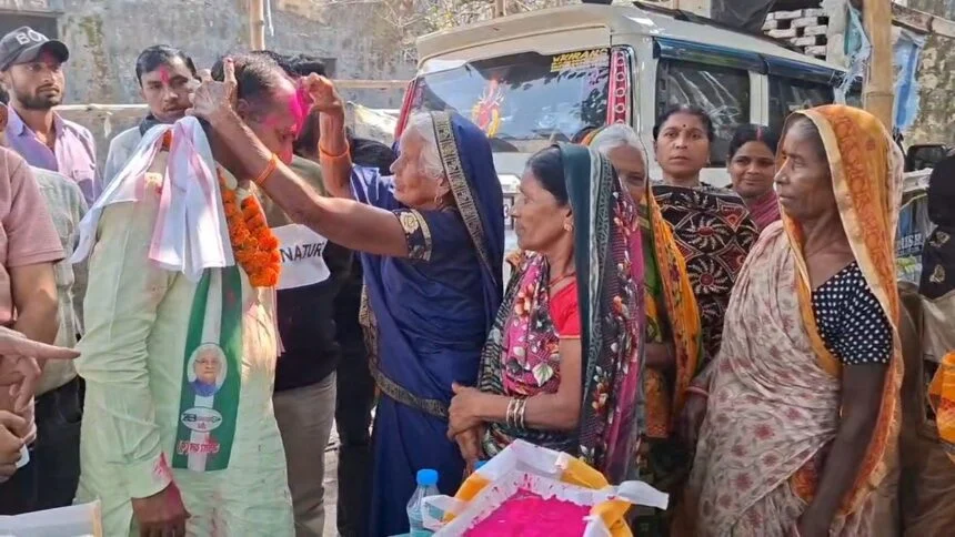 नालंदा: आस्थावां में जदयू कार्यकर्ताओं का जश्न, एनडीए की जीत पर आस्थावां में आतिशबाज़ी,नीतीश सरकार की महिला योजनाओं का दिखा असर 1