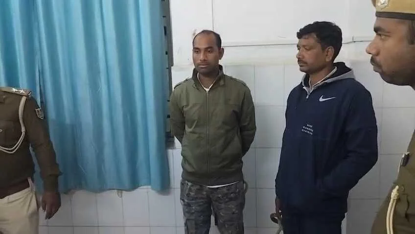 कैमुर: प्रतिबंधित ढाई कुंटल के सांबर की दो गोली मारकर हत्या,मांस बेचने की थी तैयारी, छापामारी में वन विभाग की टीम ने एक को दबोचा,5 फरार, 250 किलो वजन का है सांबर 3