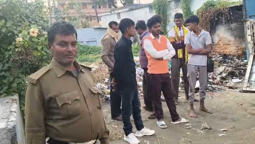 समस्तीपुर में छेड़खानी से परेशान छात्रा ने की खुदकुशी, घर में घुसकर मनचलों ने की थी खींचतान 3