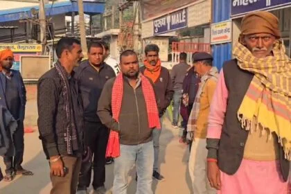 बेगूसराय में कंस्ट्रक्शन साइट पर संदिग्ध अवस्था मे मजदूर का शव बरामद, हत्या या आत्महत्या ? जांच में जुटी पुलिस 6