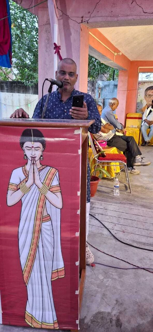 बेगूसराय के सुप्रसिद्ध लोकगायक व साहित्यकार डॉ सच्चिदानंद पाठक की काव्य पुस्तक "भावाभिव्यन्जनाऐ " का किया गया लोकार्पण 4