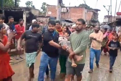 बेगूसराय में जमीनी विवाद को लेकर दबंगों ने एक युवक की पीट-पीटकर किया हत्या, तीन अन्य युवक गंभीर रूप से घायल 25