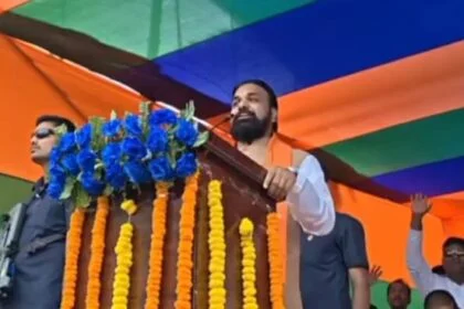 खगड़िया: परबत्ता में गूंजा सम्राट चौधरी का बिगुल - कहा परबत्ता विधानसभा में चुनाव बाबुलाल सौर्य नहीं लड़ रहा है सम्राट चौधरी 8