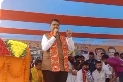 बिहार में बुझे हुए लालटेन नहीं, चमकता हुआ‘ चिराग’ चाहिए - देवेंद्र फडणवीस 6