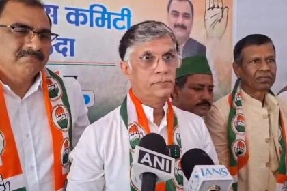 नालंदा: पीएम मोदी के “कट्टे” बयान पर कांग्रेस नेता पवन खेड़ा का हमला, बोले - प्रधानमंत्री का बयान शर्मनाक, ललन सिंह पर निशाना साधते हुए कहा बिहार में गुंडाराज कायम है, जहां अपराधियों को बाइज्जत जेल भेजा जाता है 6