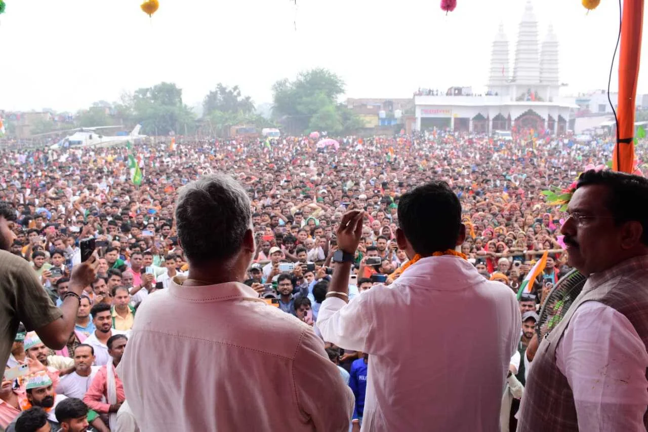 गरीब दास को समर्थन दिलाने भगवानपुर पहुंचे पप्पू यादव, कहा– “एक मौका दें, बेटा विधायक बनेगा तो मंत्री भी बनेगा” 3