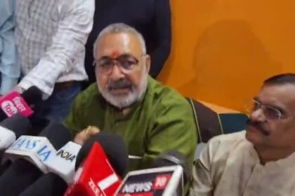 बेगूसराय में गिरिराज सिंह का हमला: “विपक्ष बिहार में फिर जातीय तनाव फैलाने की साजिश में” 2