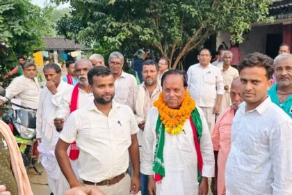 चुनाव के अंतिम दिन बछवाड़ा विधानसभा के महागठबंधन समर्थित भाकपा उम्मीदवार अवधेश कुमार राय का जोरदार जनसंपर्क अभियान 29