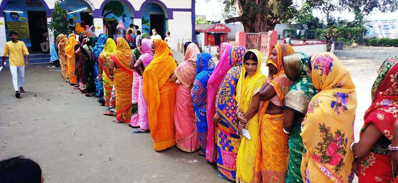 बछवाड़ा में शांतिपूर्ण ढंग से संपन्न हुआ मतदान, महिलाओं में दिखा जबरदस्त उत्साह 2