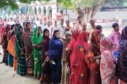 बछवाड़ा में शांतिपूर्ण ढंग से संपन्न हुआ मतदान, महिलाओं में दिखा जबरदस्त उत्साह 14