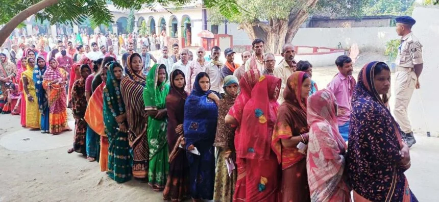 बछवाड़ा में शांतिपूर्ण ढंग से संपन्न हुआ मतदान, महिलाओं में दिखा जबरदस्त उत्साह 1