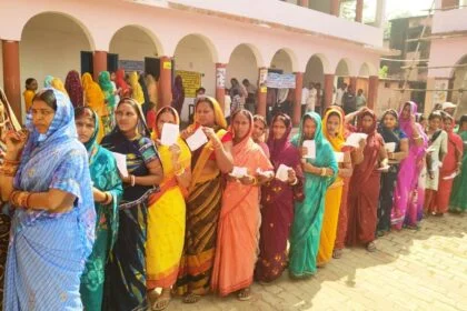 बरौनी बना लोकतंत्र के महापर्व का गवाह - तीनों विधानसभा क्षेत्रों में करीब 73% मतदान 10