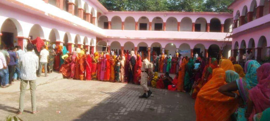 बरौनी बना लोकतंत्र के महापर्व का गवाह - तीनों विधानसभा क्षेत्रों में करीब 73% मतदान 3